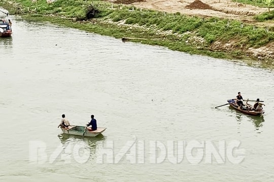 Gian nan tìm xác chết trôi sông 